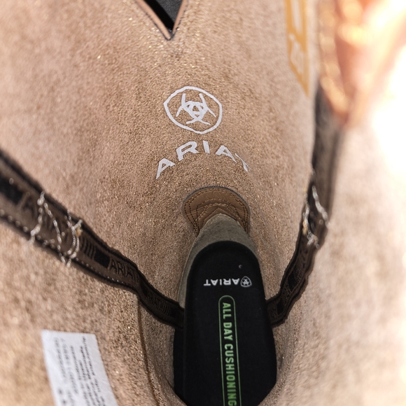 Ariat Women’s Round Up Wide Square Toe - 9B - Picture 4 of 6